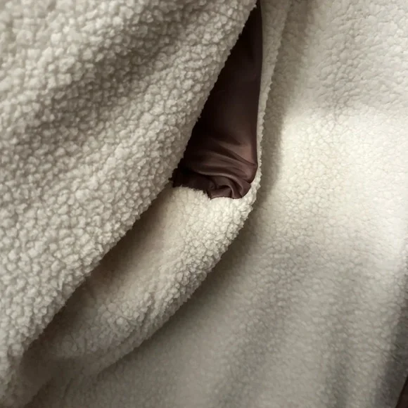 Old Navy Taupey/Mauve Quilted Puffer Jacket - Picture 4 of 4